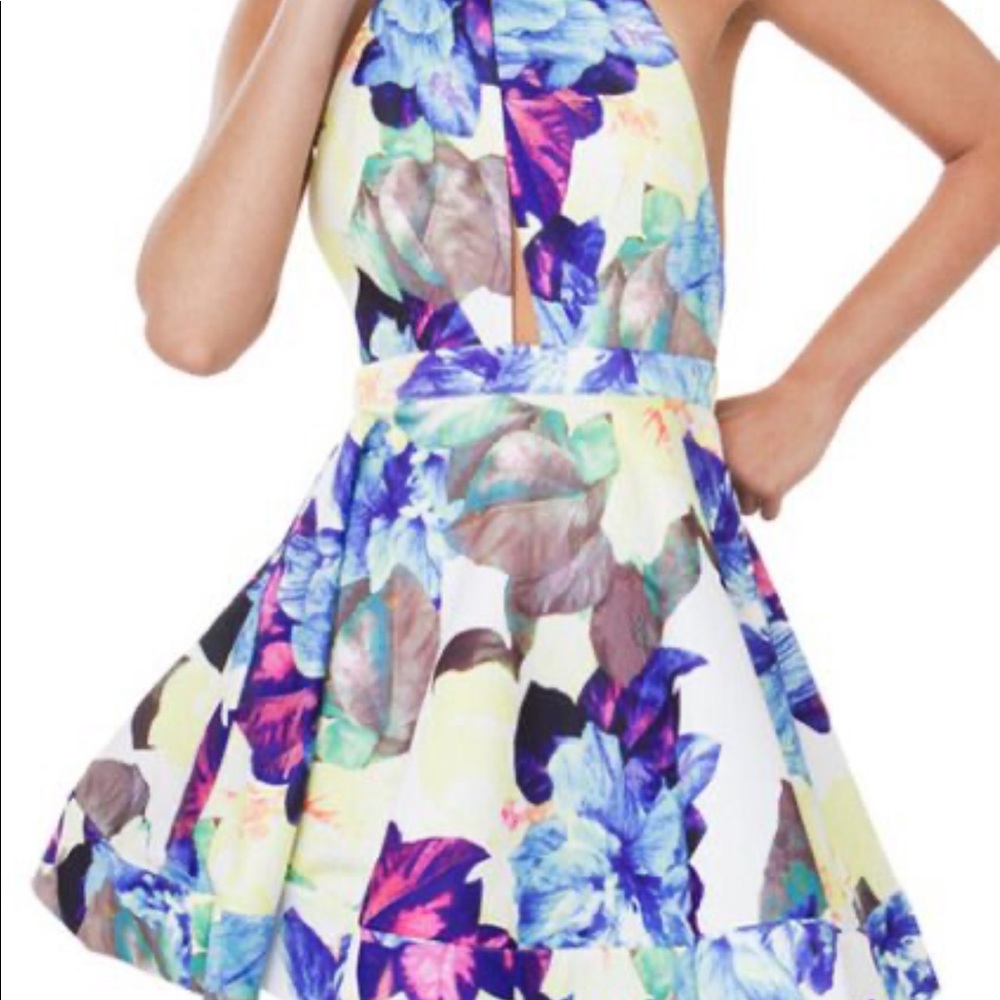 Luxxel floral open back keyhole dress - Picture 3 of 10